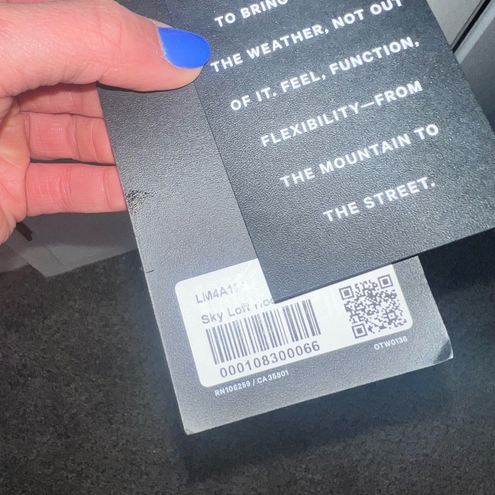 Lululemon Jacket - Picture 4 of 4